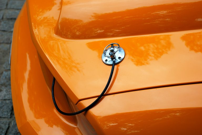 Mobil Listrik & Energi Terbarukan